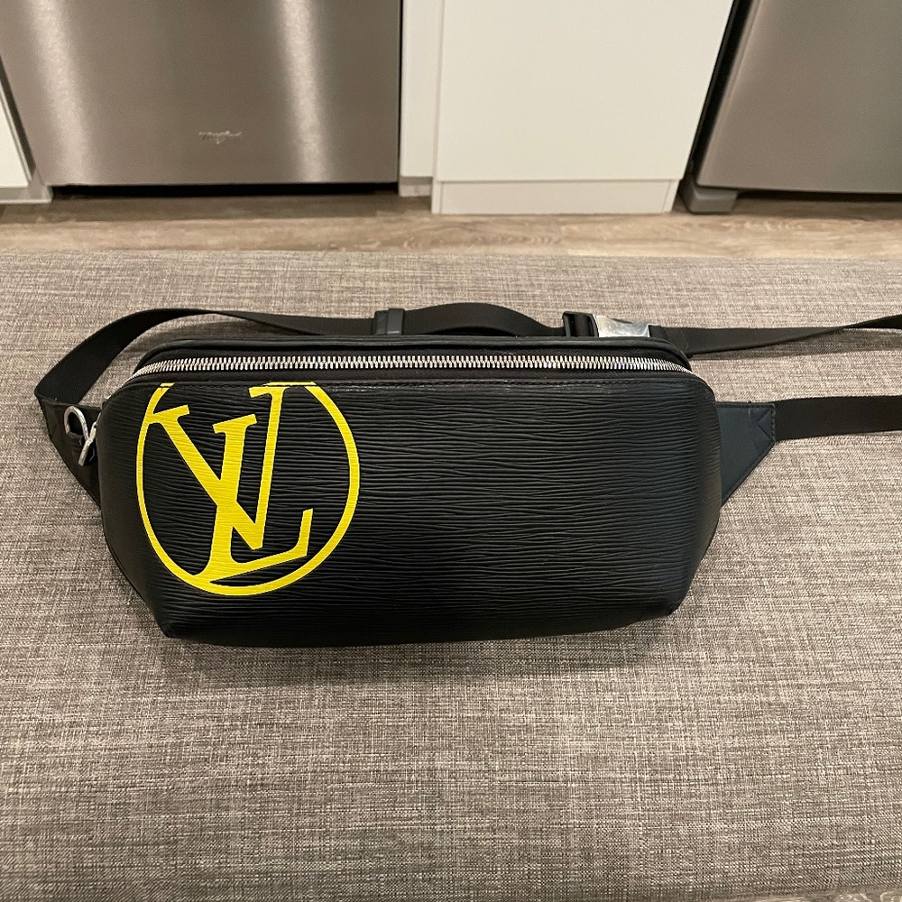 Louis Vuitton Fanny bag